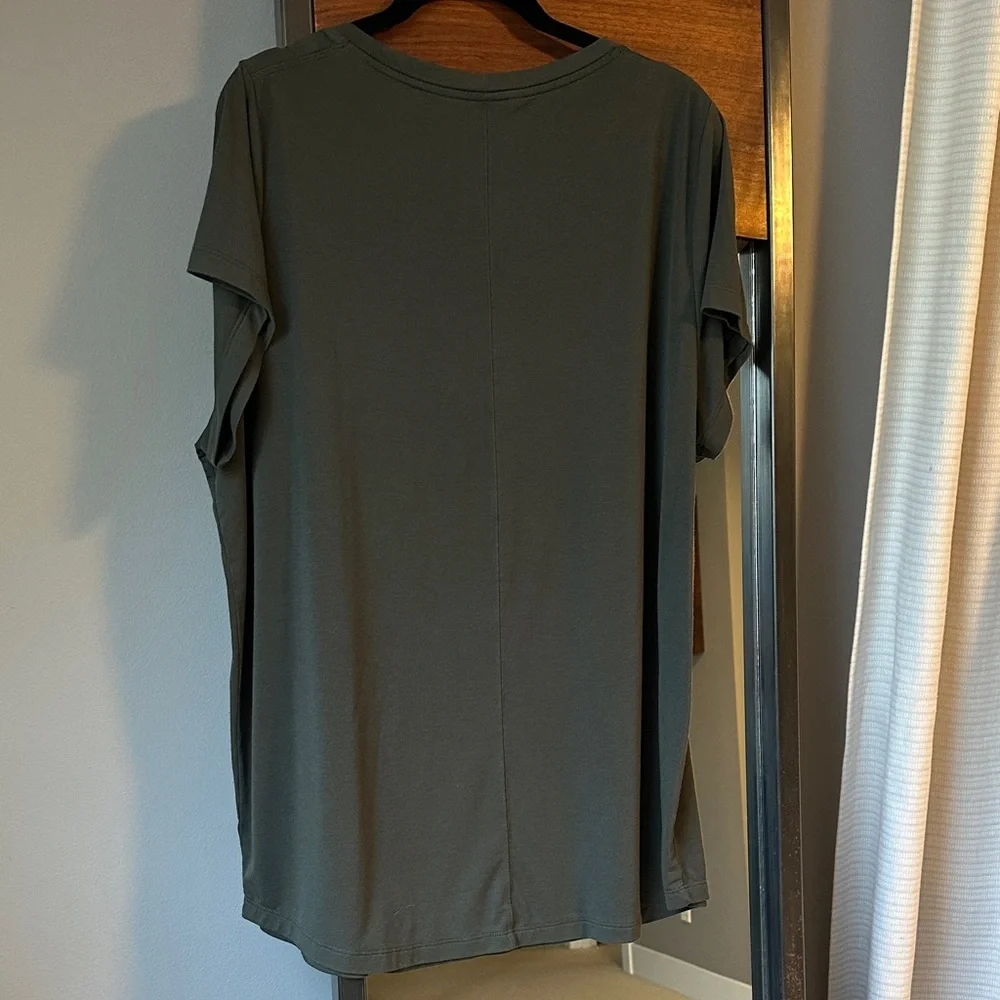 Athleta Cloudlight Stratus Tee - Picture 3 of 3